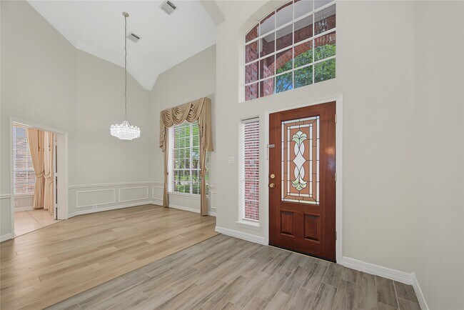 Building Photo - 5807 Bayberry Way