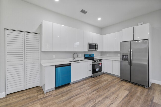 Building Photo - 623 Franklin