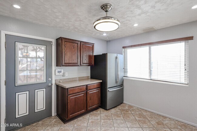 Building Photo - 93 S 95th St