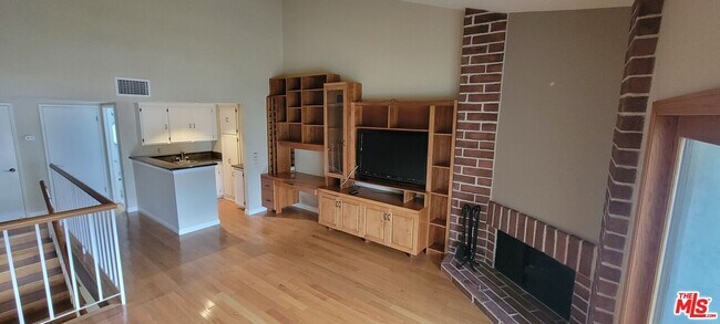 Building Photo - 17087 Palisades Cir