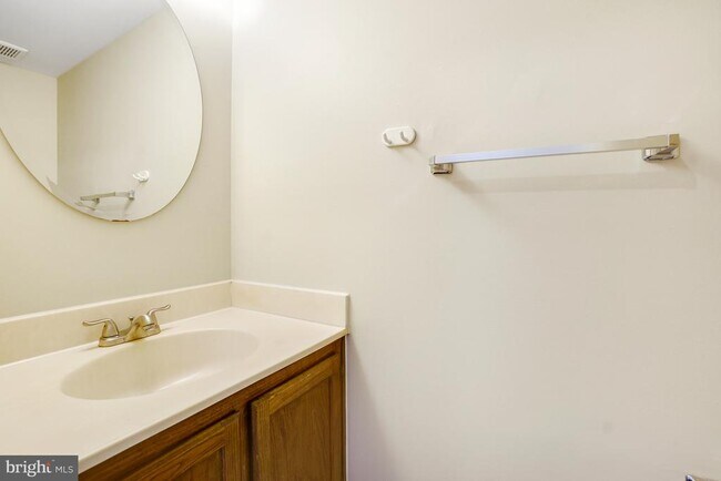 Building Photo - 3121 Benton Square Dr