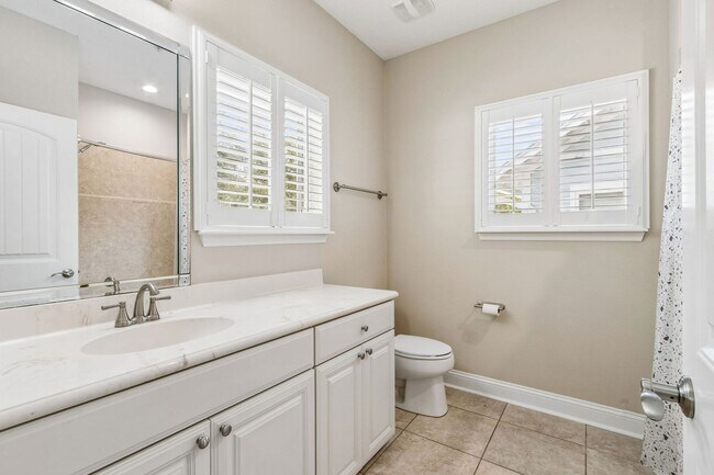 Building Photo - Coastal Luxury Townhome in Gated Amelia Island Community with Elevator & Garage