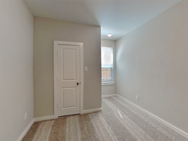 Building Photo - 2411 Foster Hl Rd