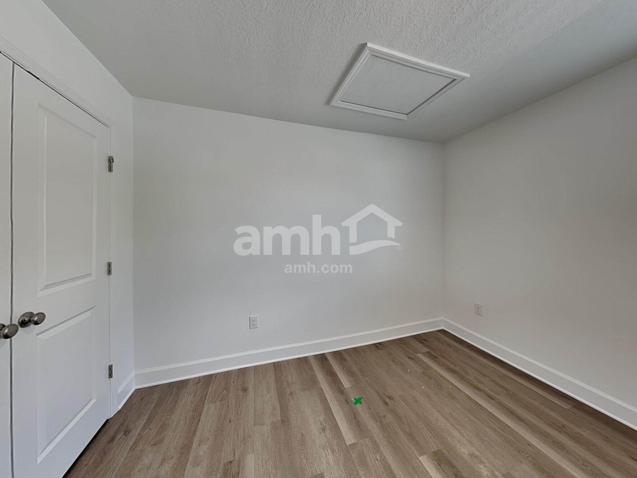 Building Photo - 3019 19th Ave W