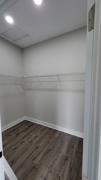 Master walk in closet - 4530 Buckeye Run Rd
