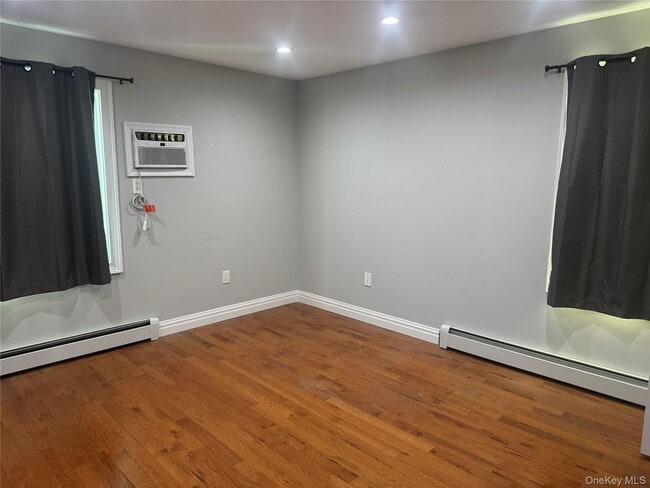 Building Photo - 614 Monroe Blvd