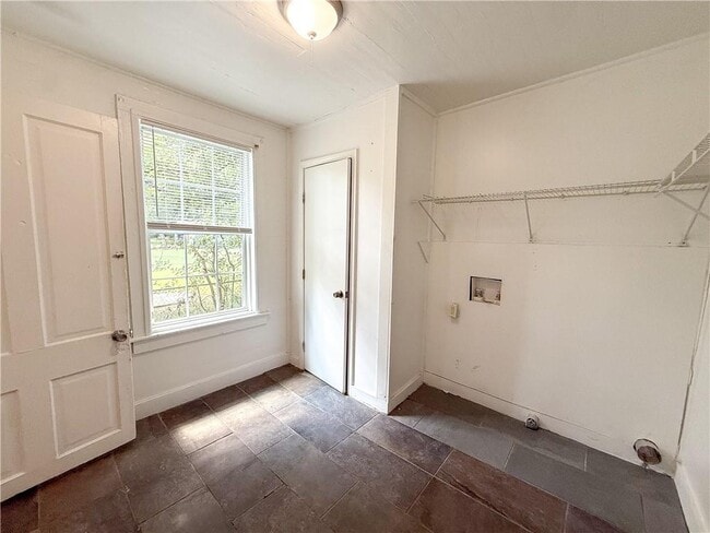 Building Photo - 63 Macks St