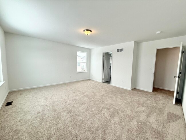 Building Photo - 6173 S Trailwoods Dr