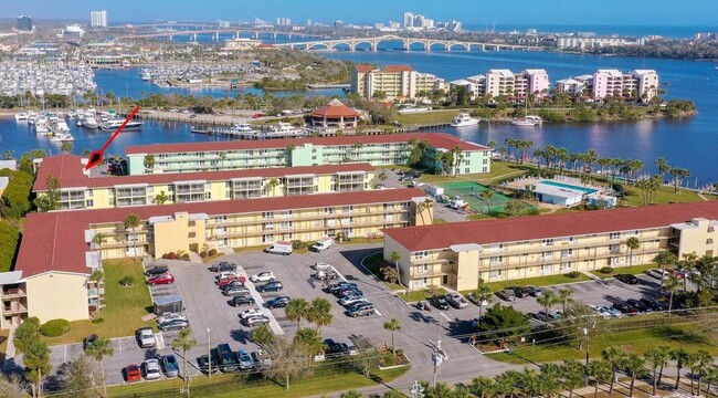 Primary Photo - furnished apartment with intracoastal acce...