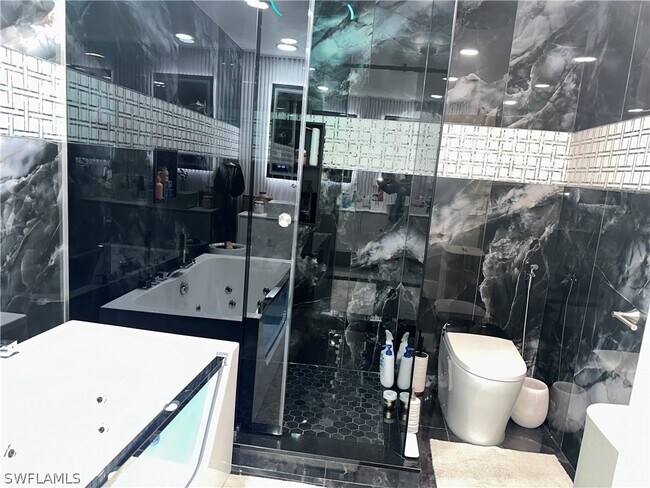 Building Photo - 3417 31st St W