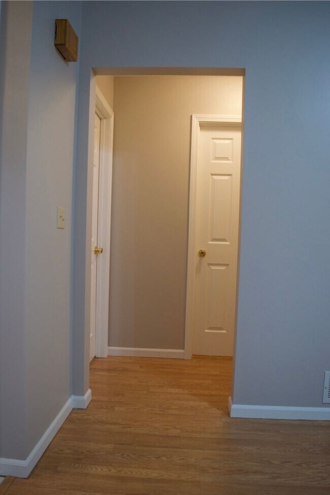 Building Photo - Great 3 Bed 2 Bath House In Ashland MO!