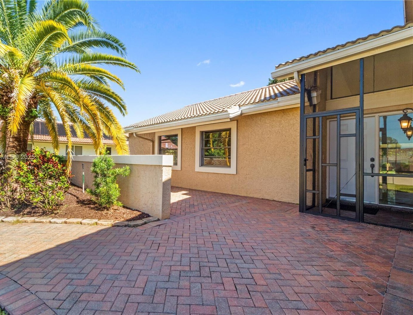 Building Photo - 21344 Escondido Way S