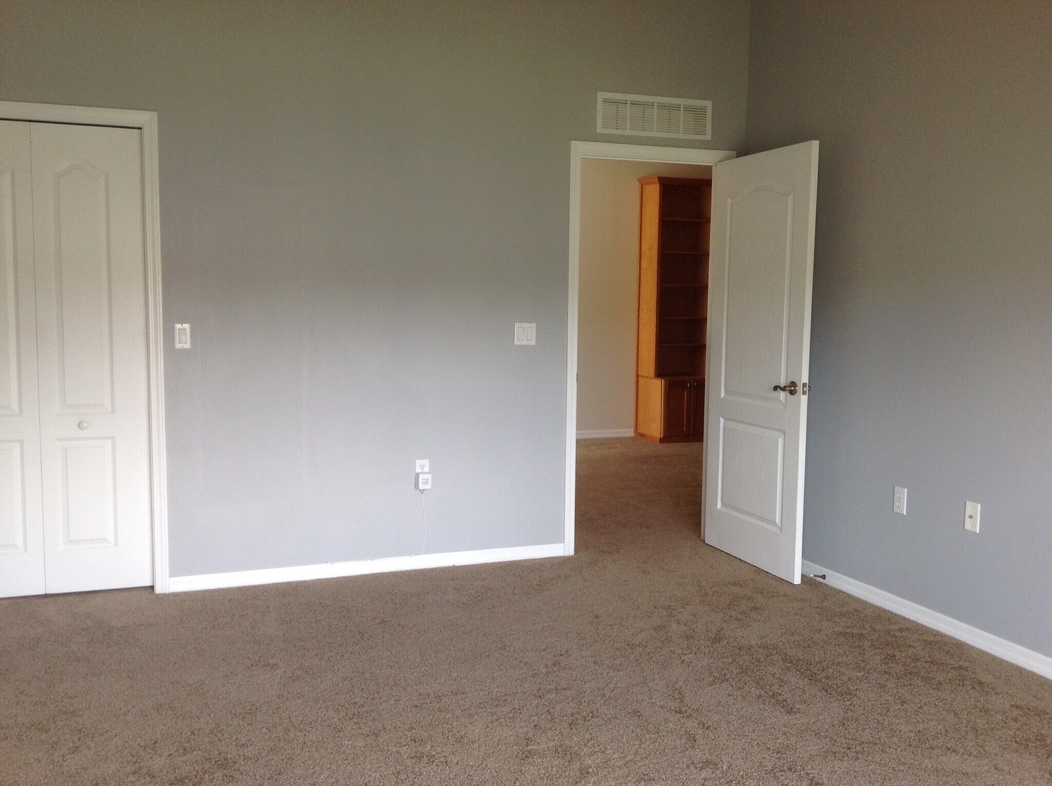 Building Photo - 2533 Stanhope Dr