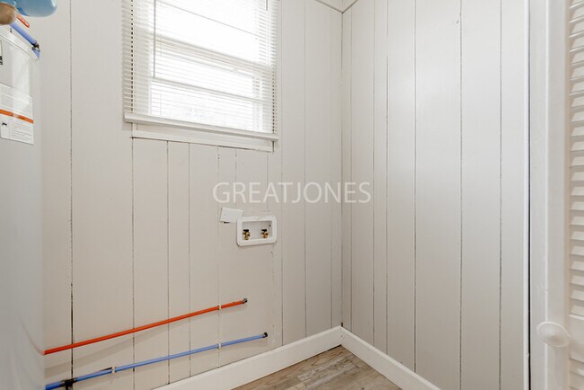 Building Photo - NOW OFFERING HALF OFF THE FIRST FULL MONTH...