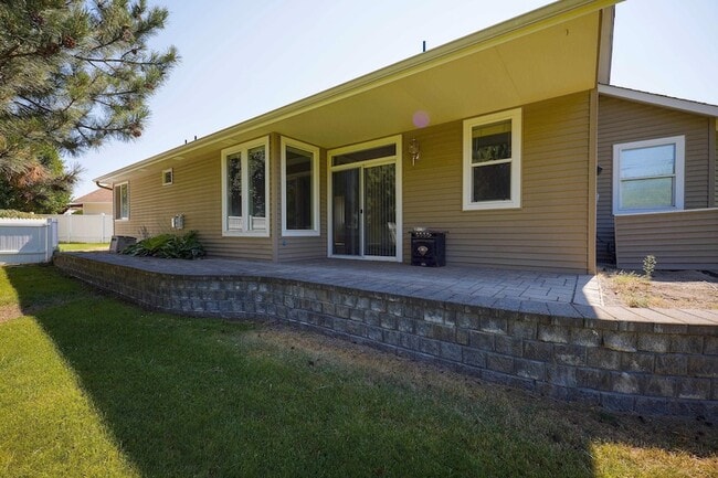 Building Photo - 716 N Vercler Rd