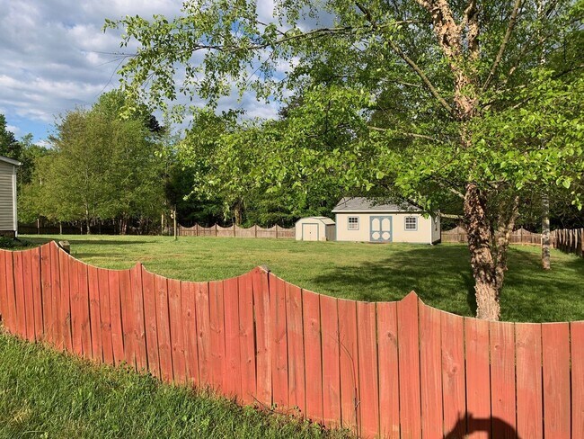 Primary Photo - 128 Evelyn Ln