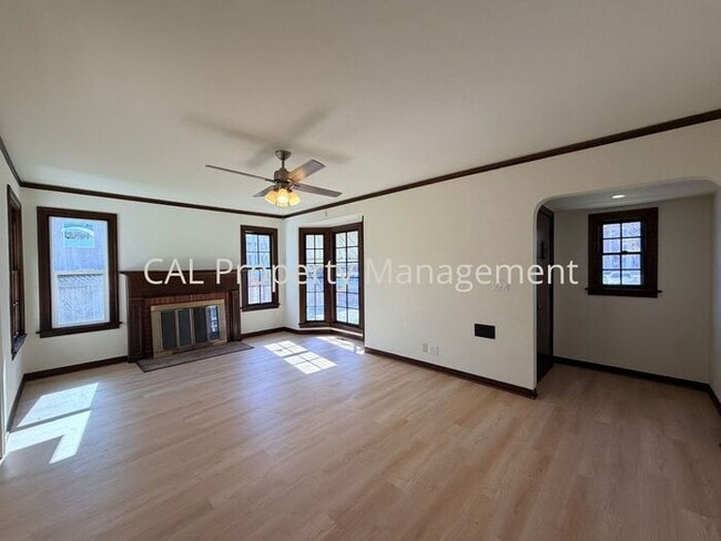 Building Photo - 3 bedroom 2 bathroom single level home!