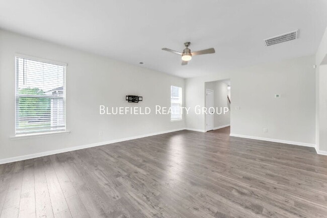 Building Photo - 909 Cherry Plum Dr