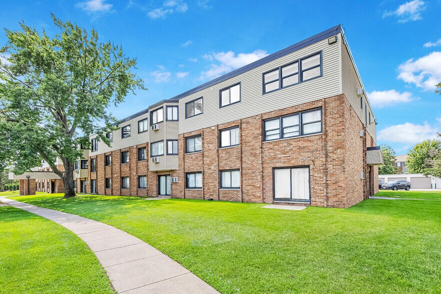 Building Photo - Ridgebrook Apartments