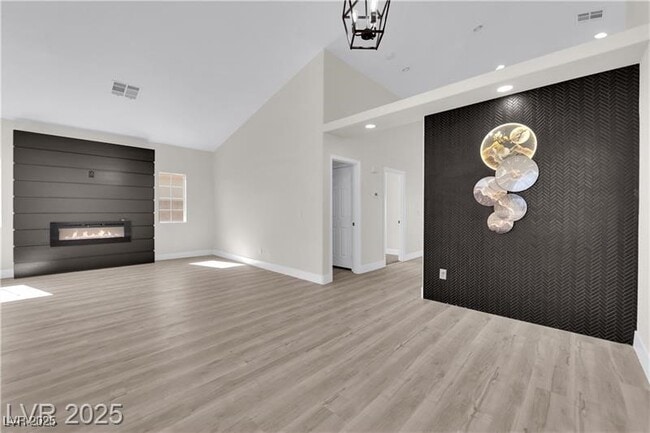 Building Photo - 632 Hitchen Post Dr