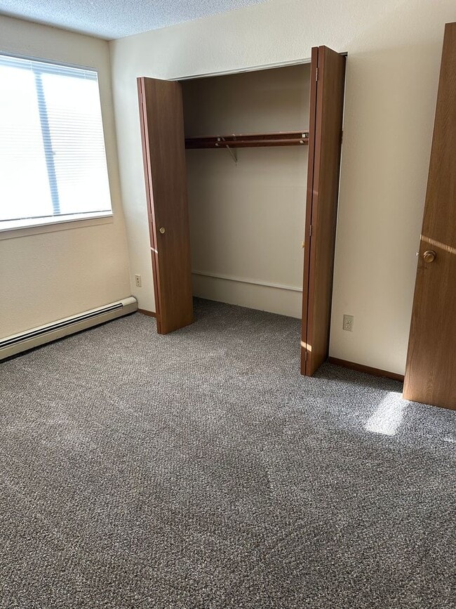 Building Photo - One Bedroom