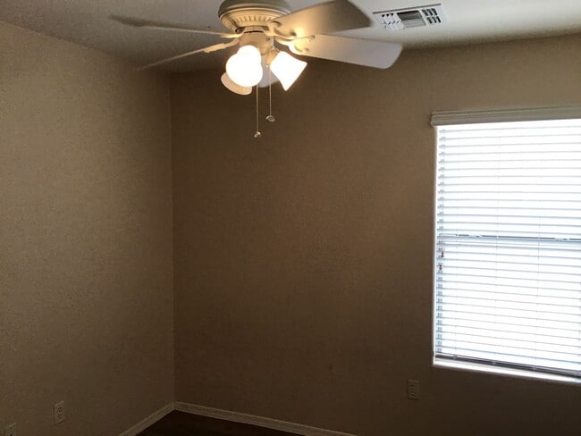 Building Photo - Beautiful 3Bed & 2Bath w/ Den, near Davis Monthan, Vail school district