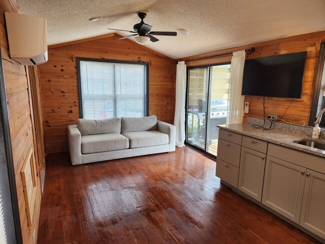 Building Photo - $1,100 - 2 Bedroom / 1 Bath Unfurnished Log Cabin Near Cherokee