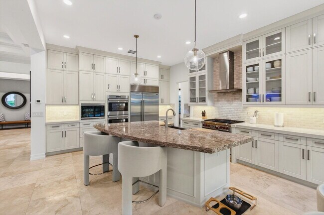 Building Photo - 17662 Cadena Dr