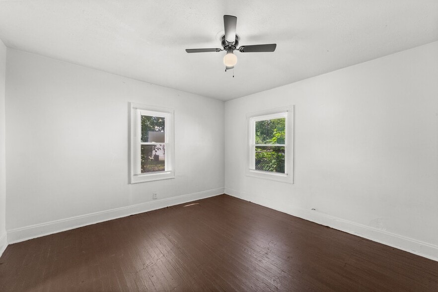 Building Photo - 8302 Sowinski Ave