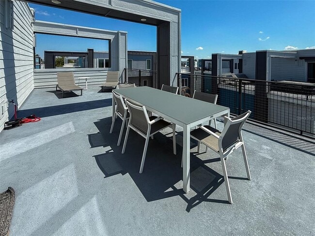 Building Photo - 7770 Sandy Ridge Dr