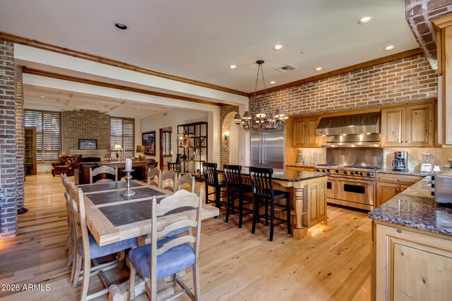 Building Photo - 6526 E Exeter Blvd