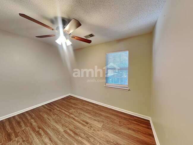 Building Photo - 12631 Delman Ln