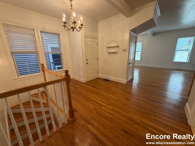 Building Photo - 157 M St