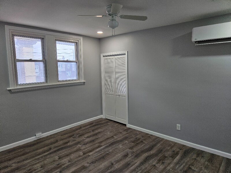 Building Photo - 326 Roselyn St