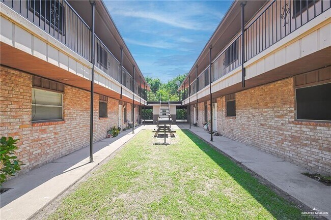 Building Photo - 1521 W Nolana Ave