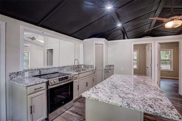 Building Photo - 2841 Honey Bee Ln