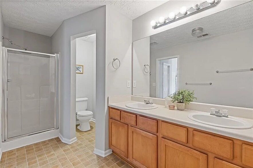 Master Bathroom - 2280 Baker Station Dr