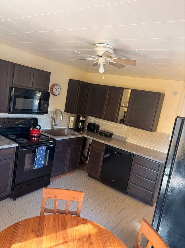 Building Photo - 3004 N Lincoln St