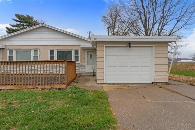 Building Photo - 925 2nd Ave E