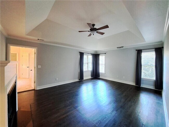 Building Photo - 2242 Lenox Walk NE