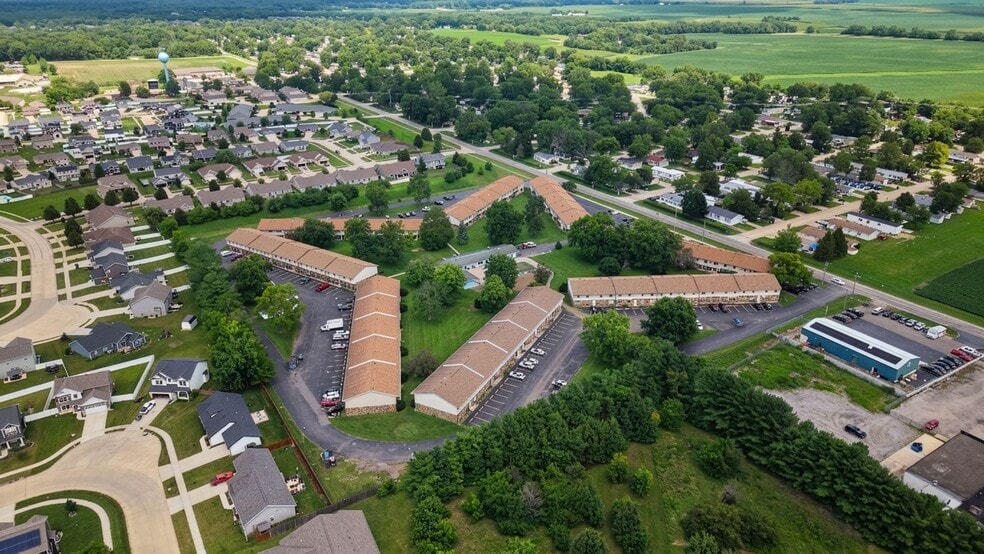 Building Photo - Prairieview Rd 307 North