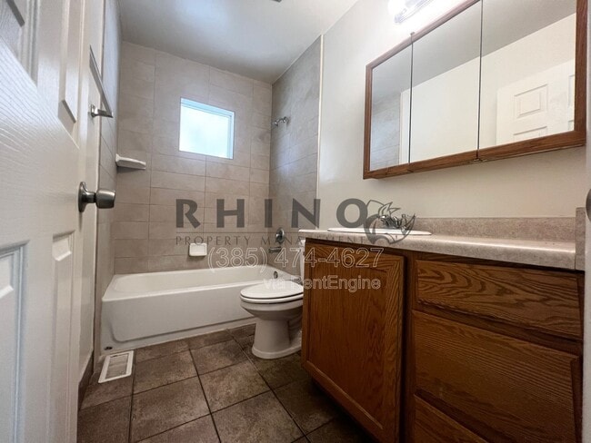 Building Photo - 43 S 300 W