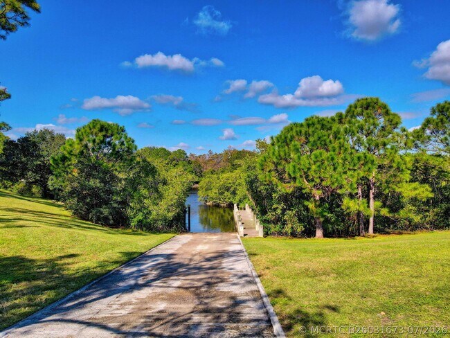 Building Photo - 6391 Riverwalk Ln