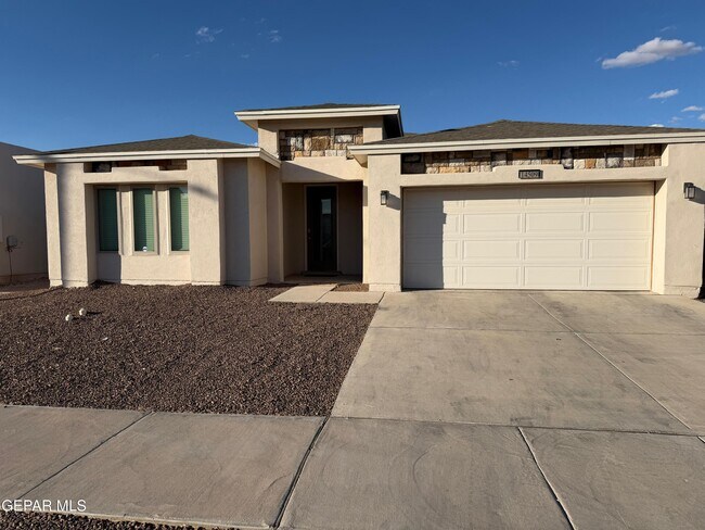 Building Photo - 14509 Johnny Mata Dr