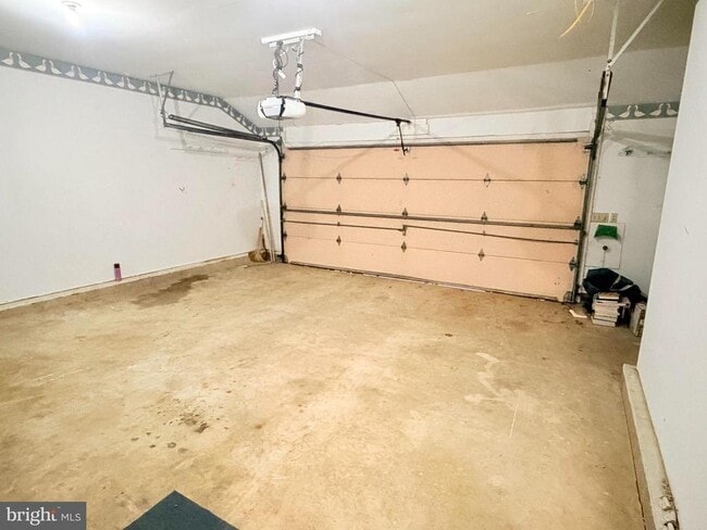 Building Photo - 694 Hickory Ridge Rd