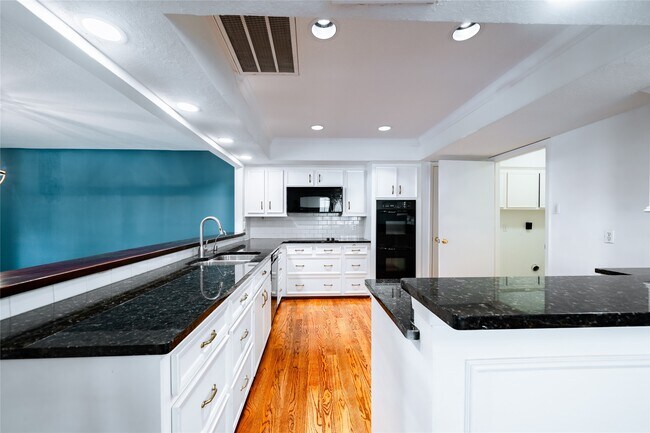 Building Photo - 5918 San Felipe St
