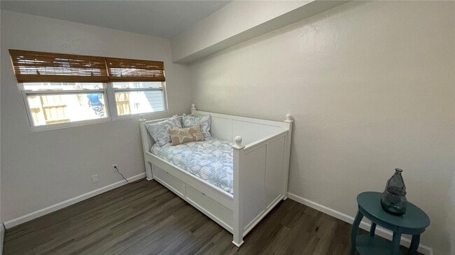 Building Photo - 2504 S Milmar Dr