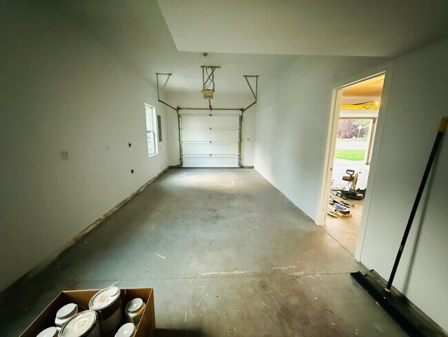 Building Photo - 3/2 in the heart of Middleton!