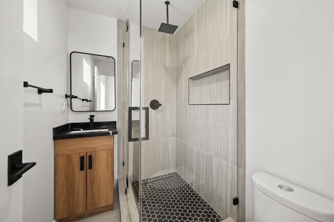 Building Photo - 6049 Craner Ave