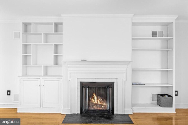 Building Photo - 2420 I St NW